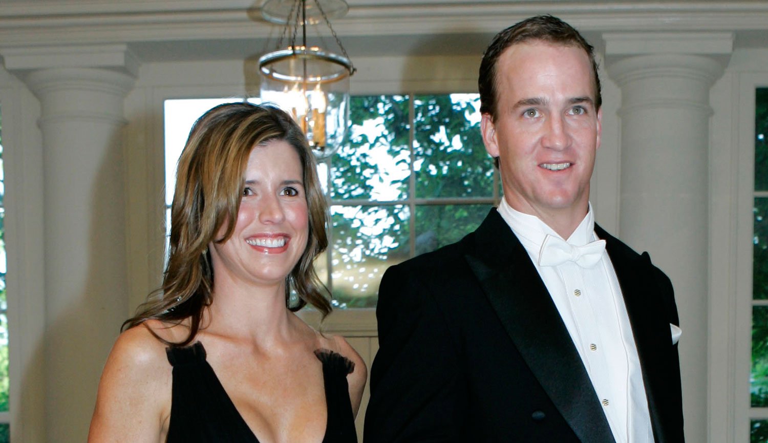 Who is Peyton Manning’s Wife? Meet Ashley Manning! | 2016 Super Bowl