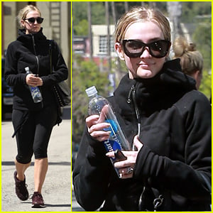 Ashlee Simpson Braves Heat in All Black After Workout
