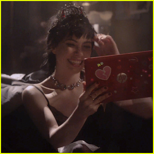 Carly Rae Jepsen Releases Boy Problems Music Video Watch Now carly-rae-jepsen-releases-boy-problems-music-video-watch-now