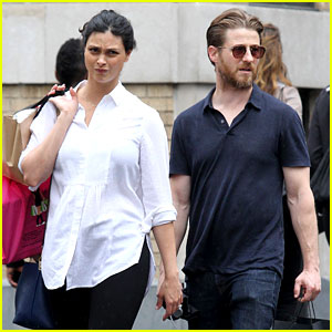 Permanent Link to Ben McKenzie & Morena Baccarin Kick Off the Weekend w...