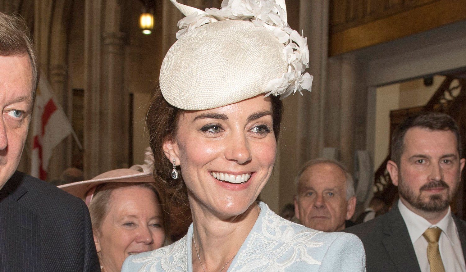Kate Middleton & Royal Family Help Celebrate Queen Elizabeth’s 90th Birthday Kate Middleton