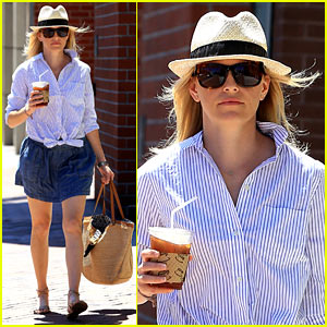 Elizabeth Banks Is Working On A Secret Project With ‘Pitch Perfect’ Co