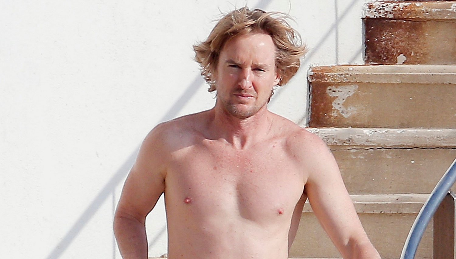 Owen Wilson Goes Shirtless & Bares Fit Body in France.