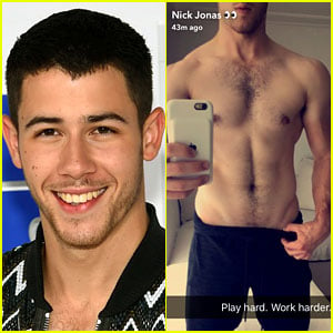 Nick Jonas' New Shirtless Selfie Needs to Be Seen!
