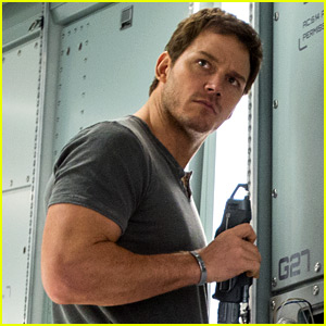 Chris Pratt Really Did Bare All for ‘Passengers’ Shower Scene | Chris