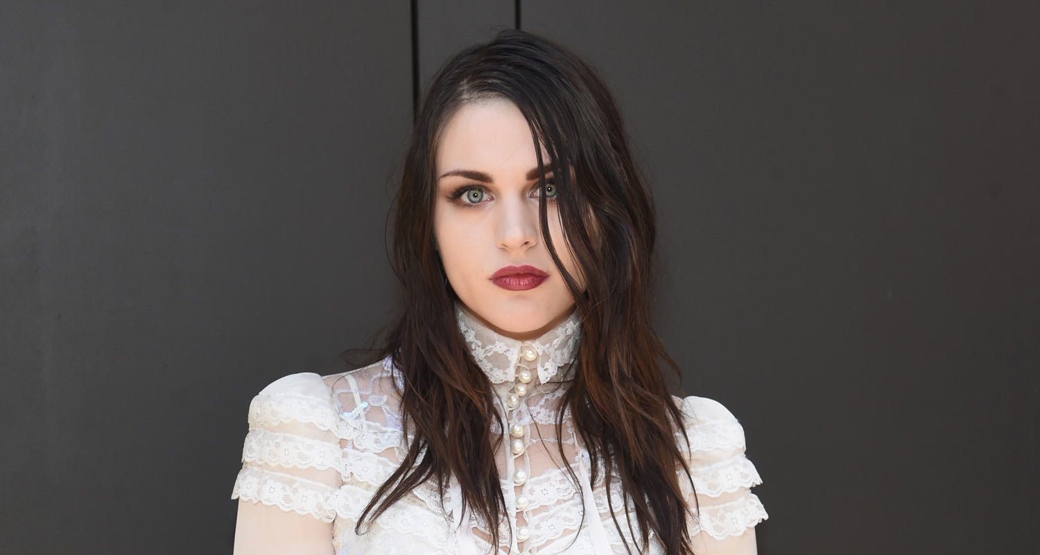 Frances Bean Cobain Pays Tribute to Late Dad Kurt Cobain on 50th