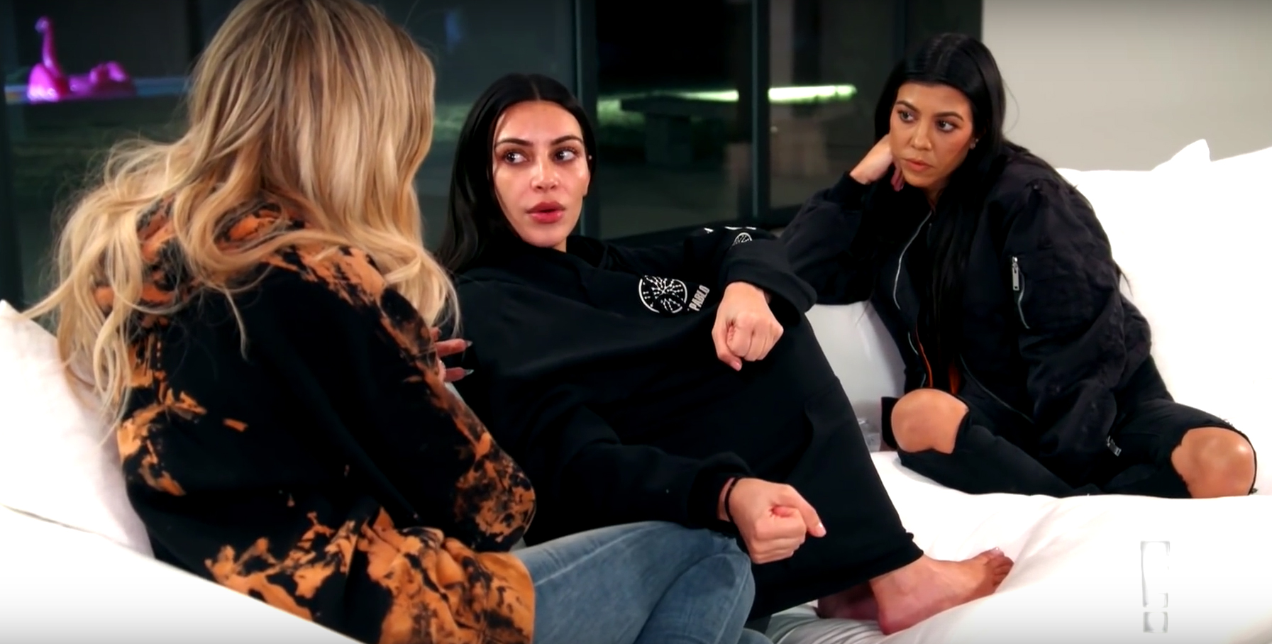 Kim Kardashian Tells Paris Robbery Story Tonight on ‘KUWTK’ Keeping(01)