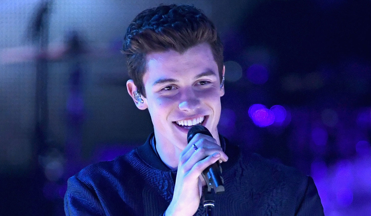 Shawn Mendes Performs ‘Mercy’ at iHeartRadio Music Awards 2017! (Video