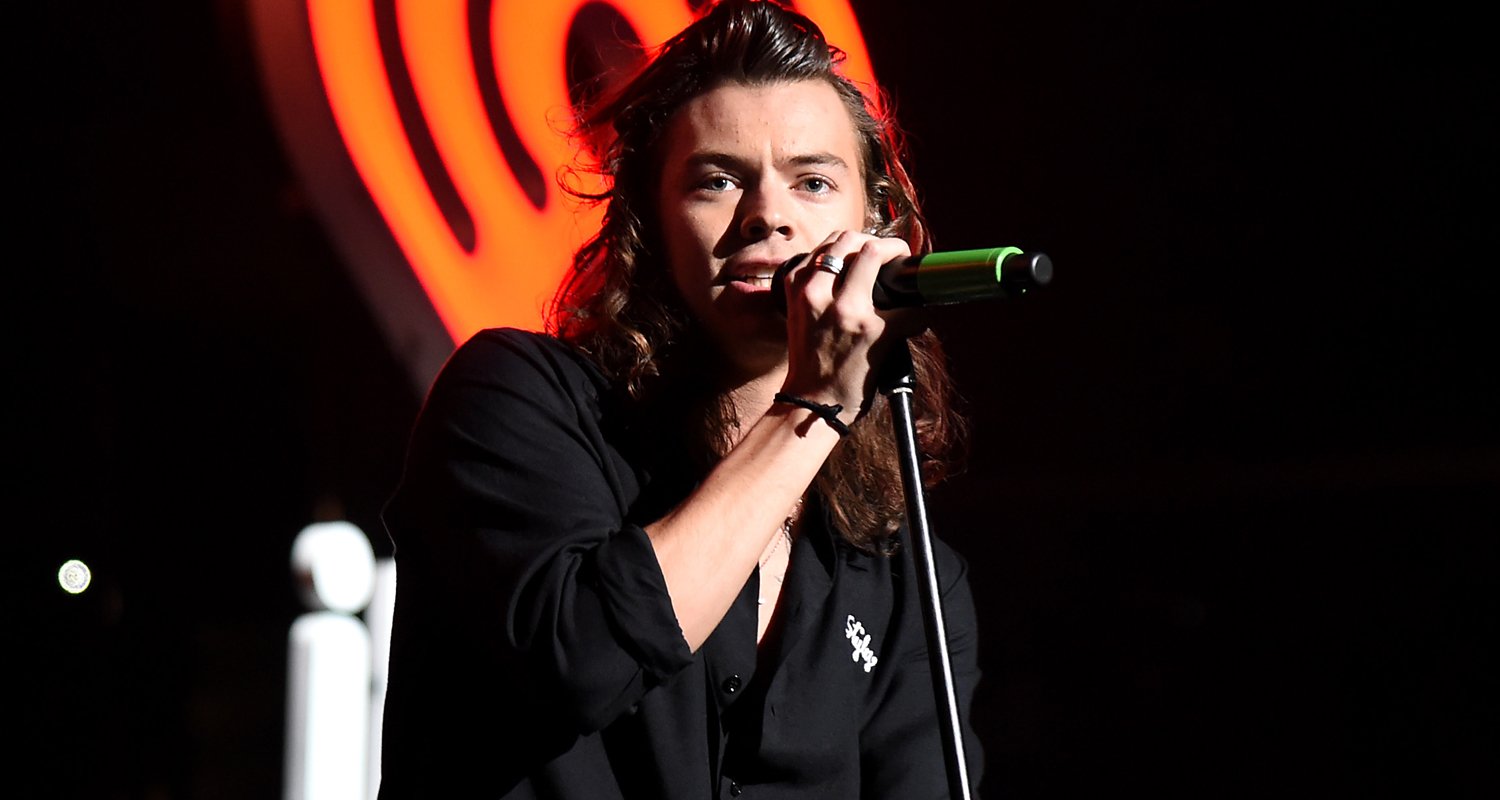 Harry Styles Reveals Debut Solo Album Artwork & Tracklist! Harry