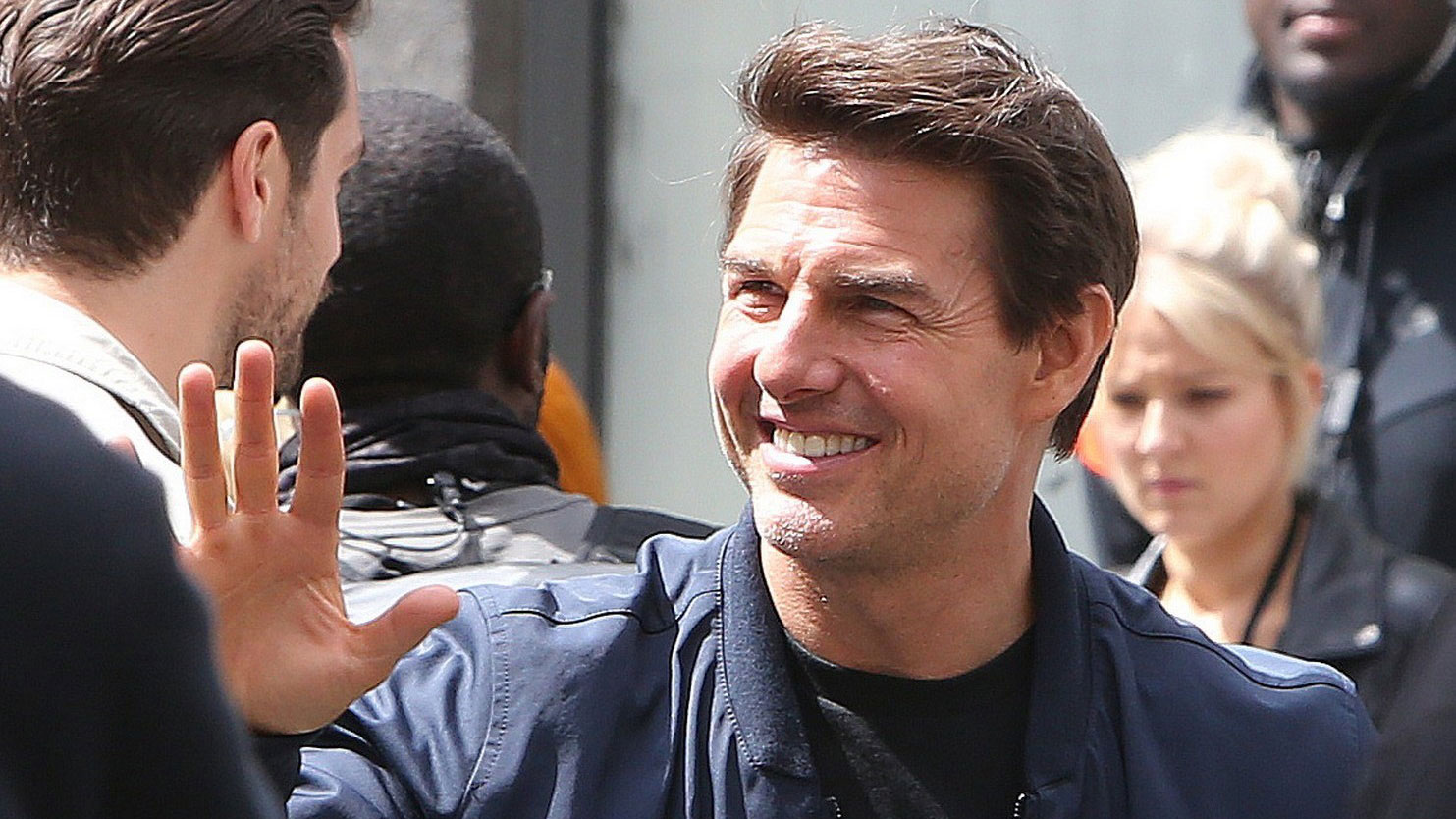 Tom Cruise Films ‘Mission Impossible 6′ Just Blocks From Katie Holmes