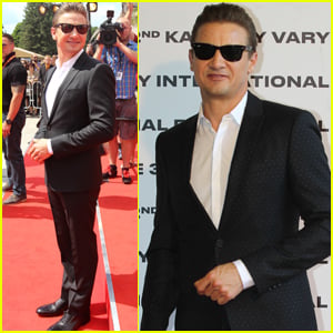 Jeremy Renner Premieres 'Wind River' After Double Arm Injury