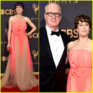 Fargo’s Carrie Coon Brings Husband Tracy Letts to Emmys 2017 | 2017