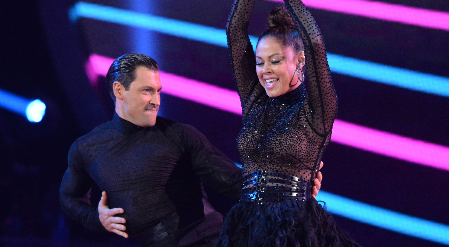 Vanessa Lachey Tops Nick’s Score During ‘DWTS’ Premiere with Maksim(02)