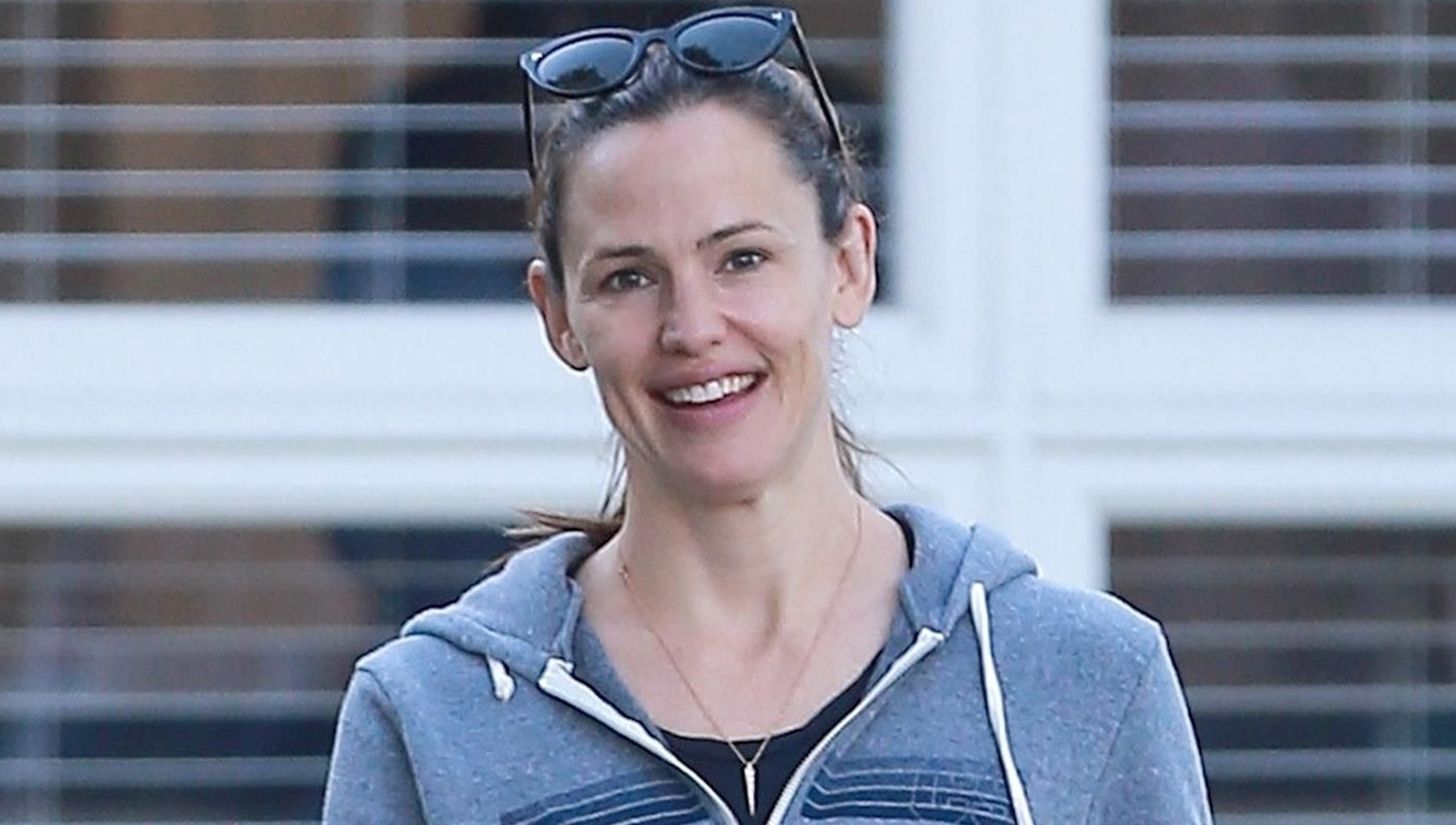 Jennifer Garner Braves the LA Heat for a Trip to the Pumpkin Patch