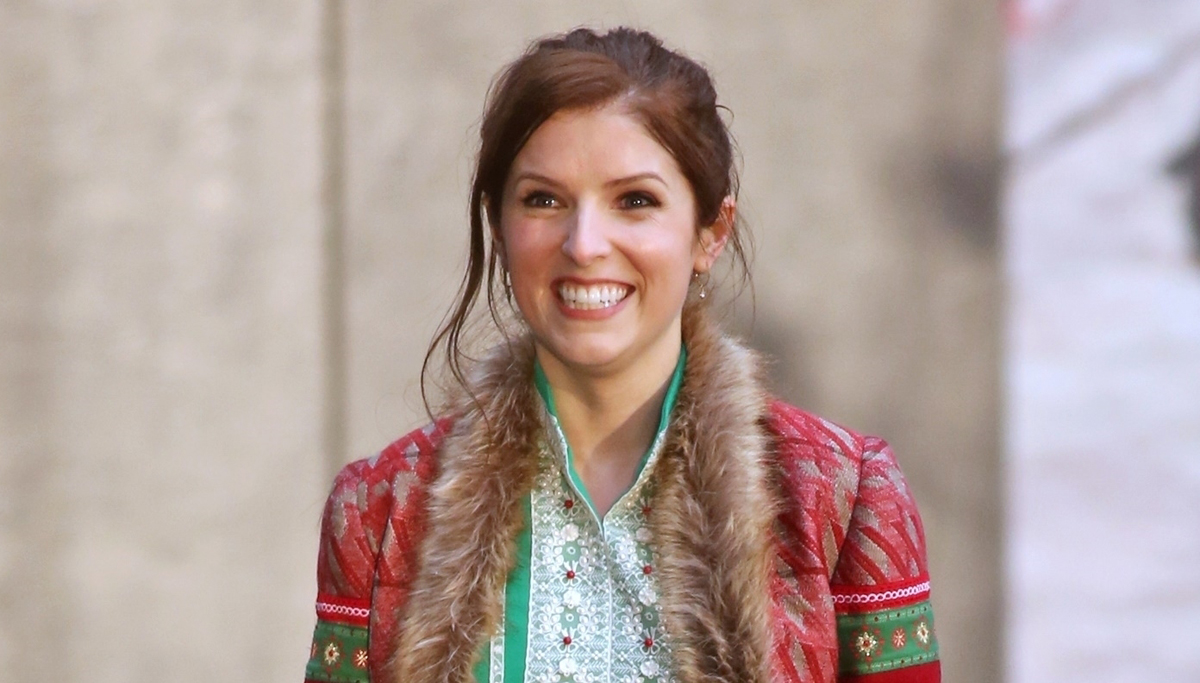 Anna Kendrick Plays Santa Claus’ Daughter in ‘Nicole’ First Set Pics