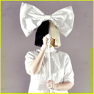 Sia Has Most Epic Response to Invasive Paparazzi Photo Leak | Sia