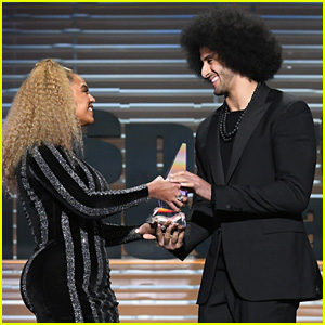 Beyonce Presents Legacy Award to Colin Kaepernick, Thanks Him for His Sacrifice