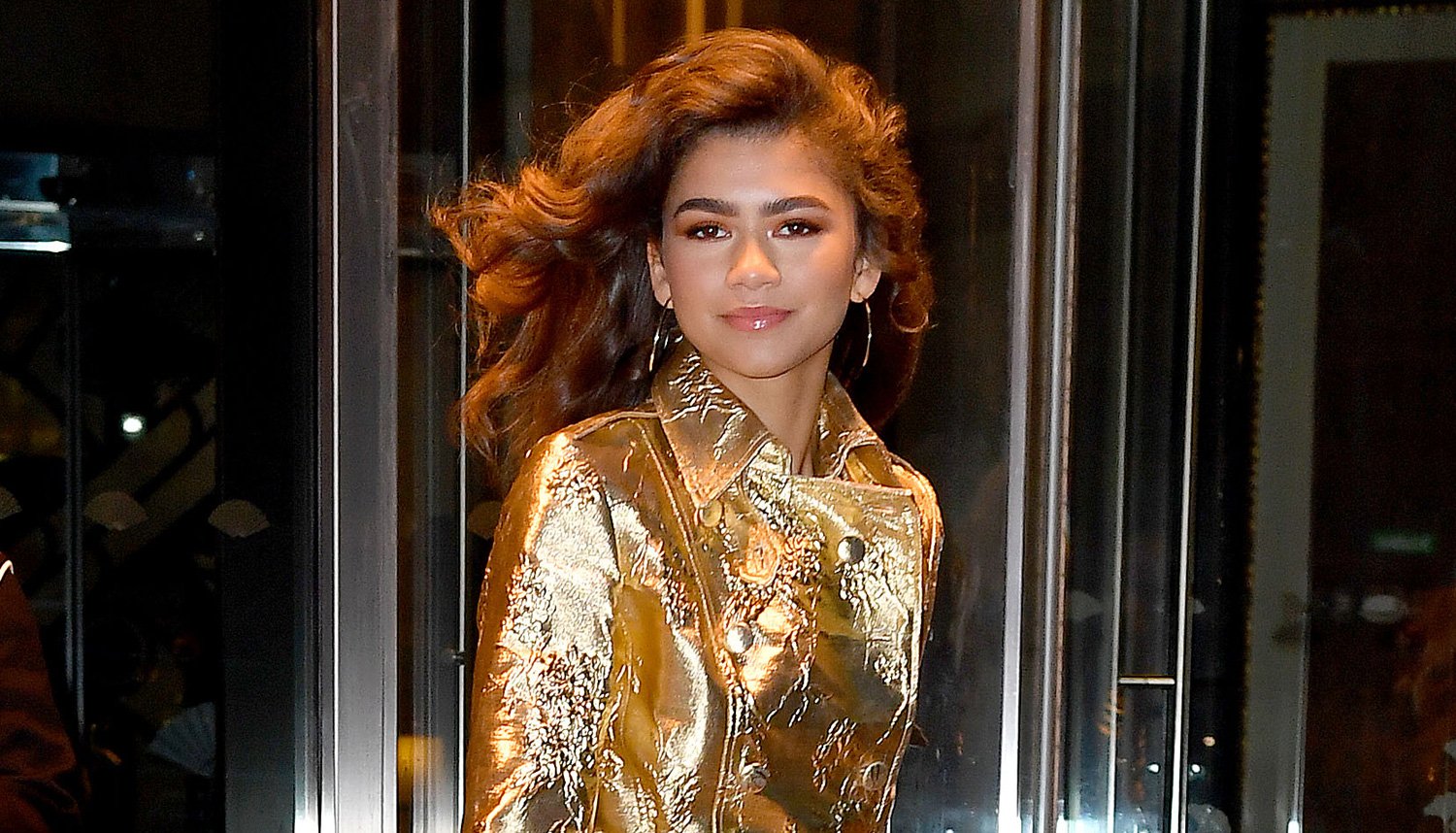 Zendaya Appropriately Starts Her Day in Gold to Celebrate Golden Globes