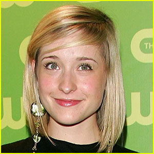 Allison Mack Was Allegedly 'Cruel and Punitive' to Nxivm Women: Report |  PEOPLE.com