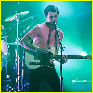 Dylan Minnette & Wallows Make Their TV Debut – Watch Now! | Dylan