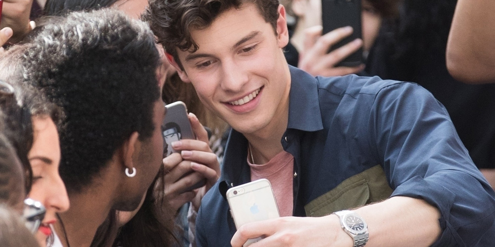 Shawn Mendes Greets Fans at Virgin Radio in Paris! Shawn Mendes