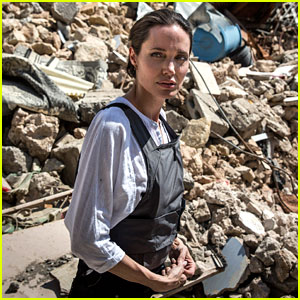 Angelina Jolie Visits Iraq to Discuss Rebuilding of Mosul