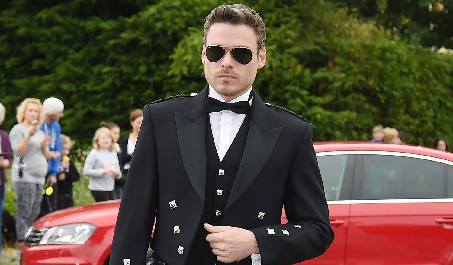 Richard Madden Wears a Kilt to ‘Game of Thrones’ Co-Sta...