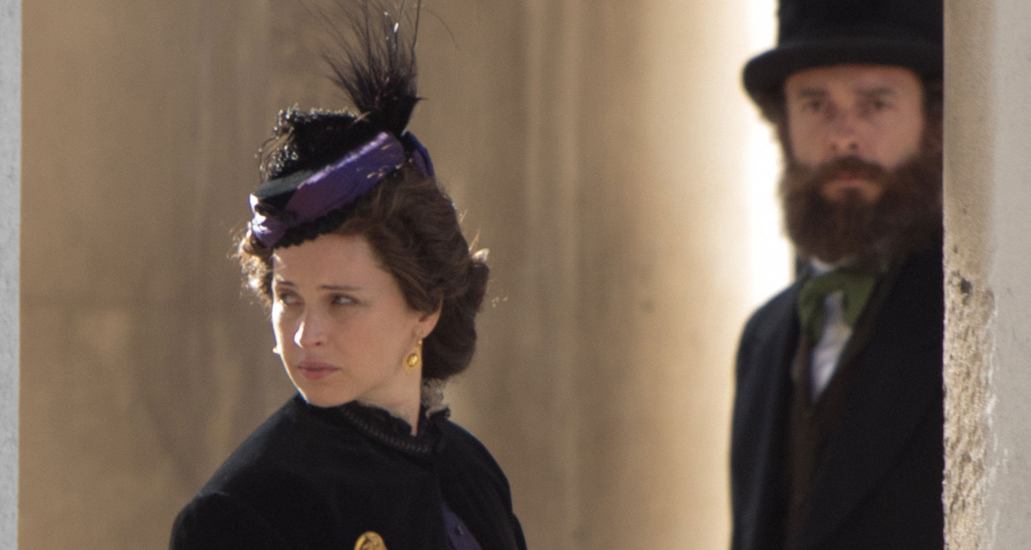 Felicity Jones & Eddie Redmayne Get Into Character on ‘The Aeronauts