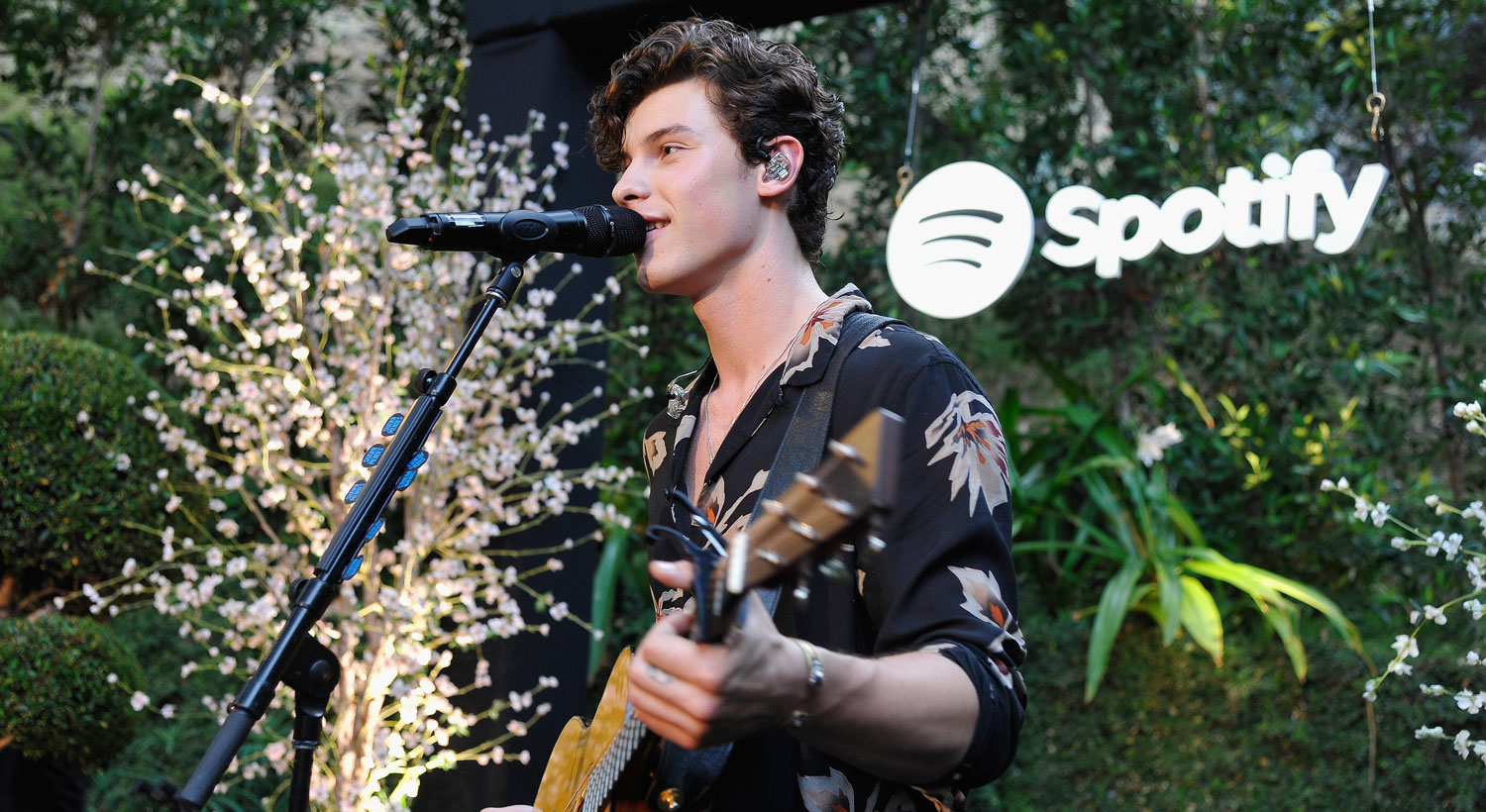 Shawn Mendes Performs at Intimate Spotify Event in Beverly Hills Alisha Marie, Madison Iseman