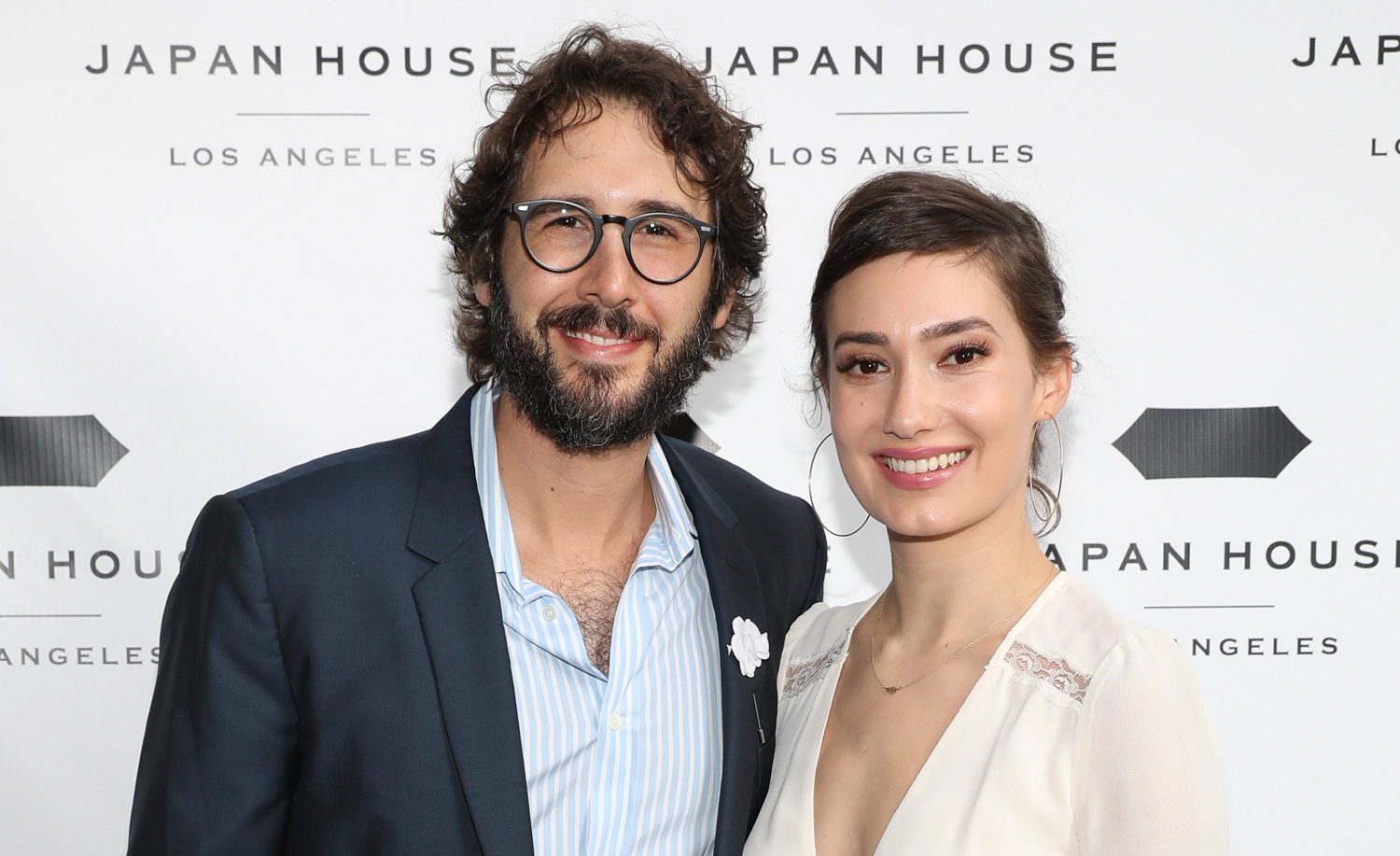 Does Josh Groban Have a Wife?