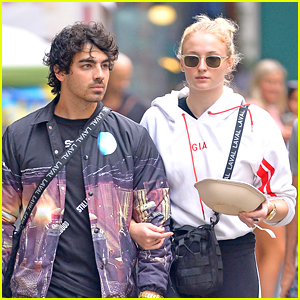 Joe Jonas & Sophie Turner Grab Lunch to Go in NYC