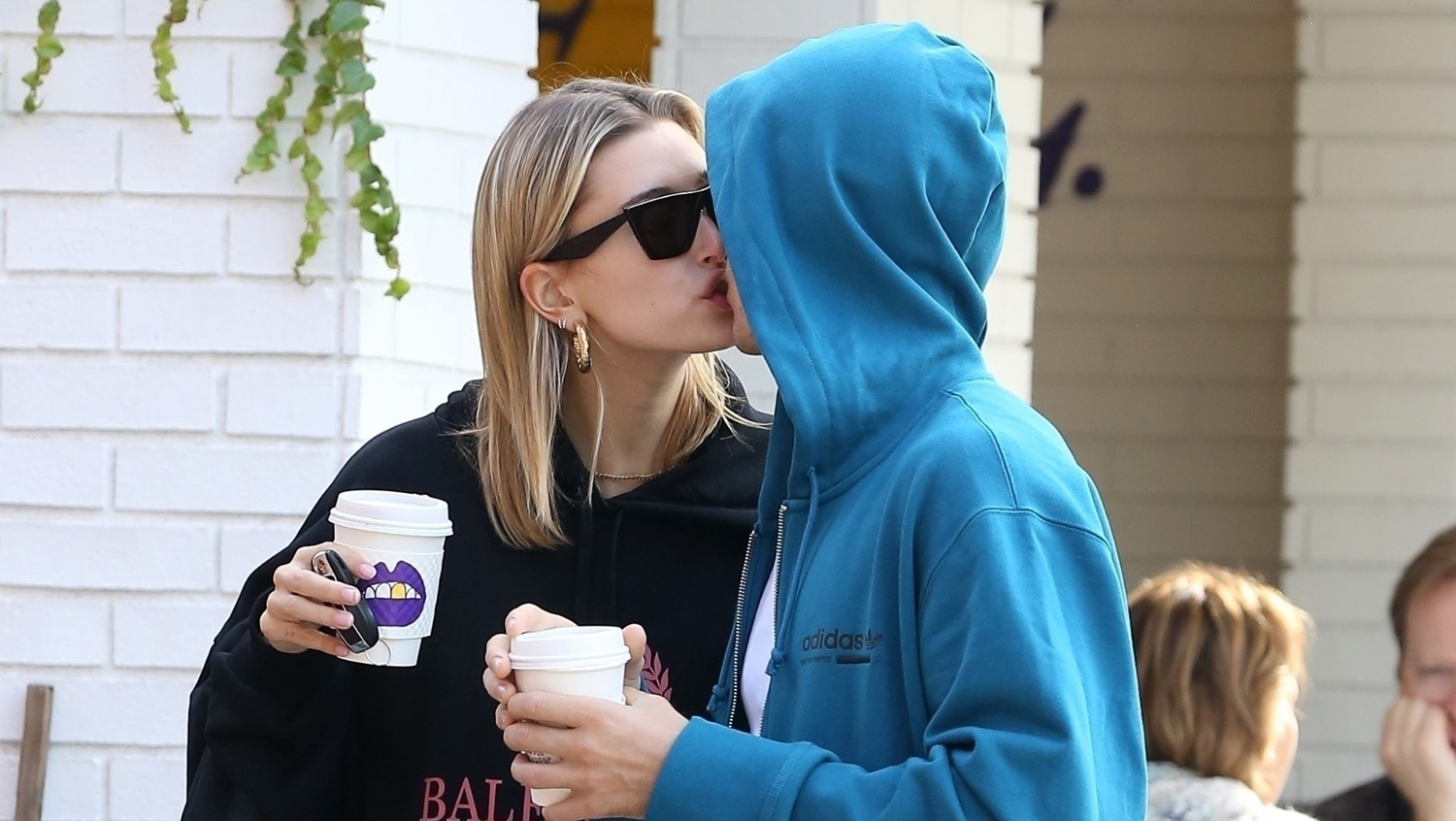 Justin Bieber & Hailey Baldwin Pack On PDA at a Coffee Shop | Hailey