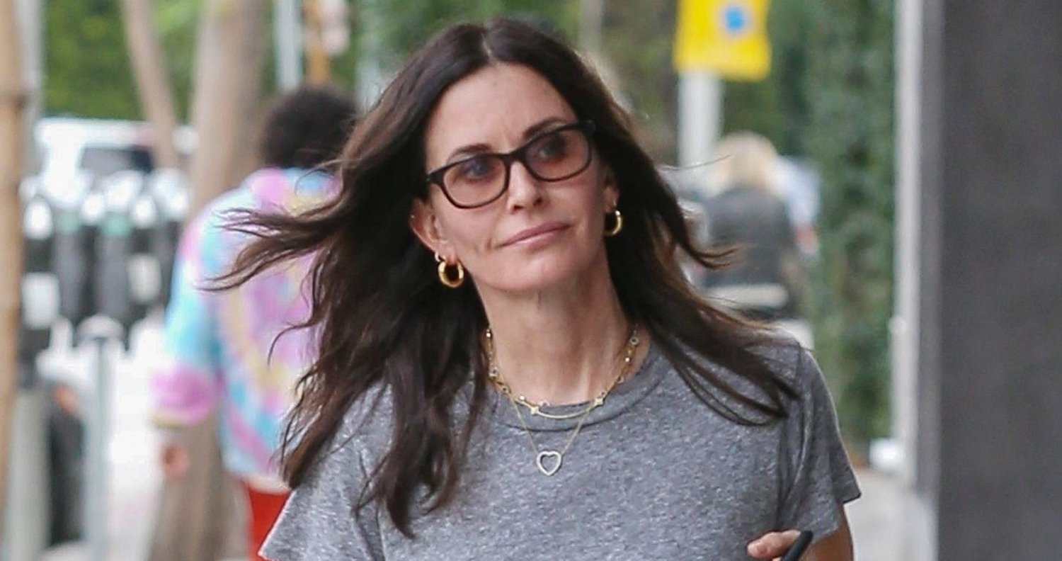 Courteney Cox Spends the Day Furniture Shopping in L.A. | Courteney Cox