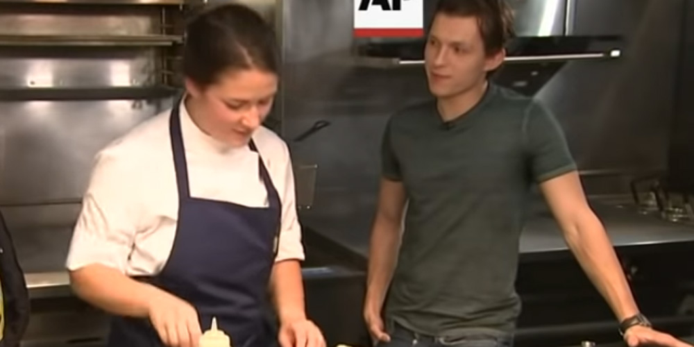 Tom Holland Tries Pumpkin for the First Time Watch! Tom Holland(00)