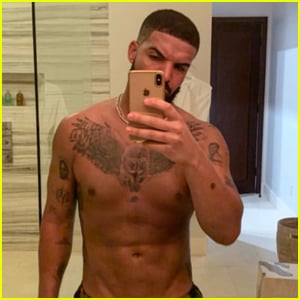 Drake Looks Super Hot in New Shirtless Selfie!