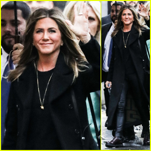 Jennifer Aniston Waves to Fans While Heading to 'Jimmy Kimmel Live'!