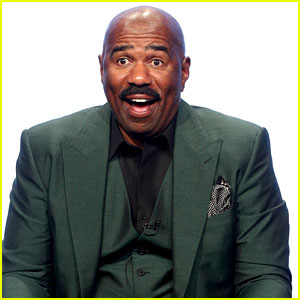 Steve Harvey Ditches Black Mustache for Gray Beard - See His New Look!