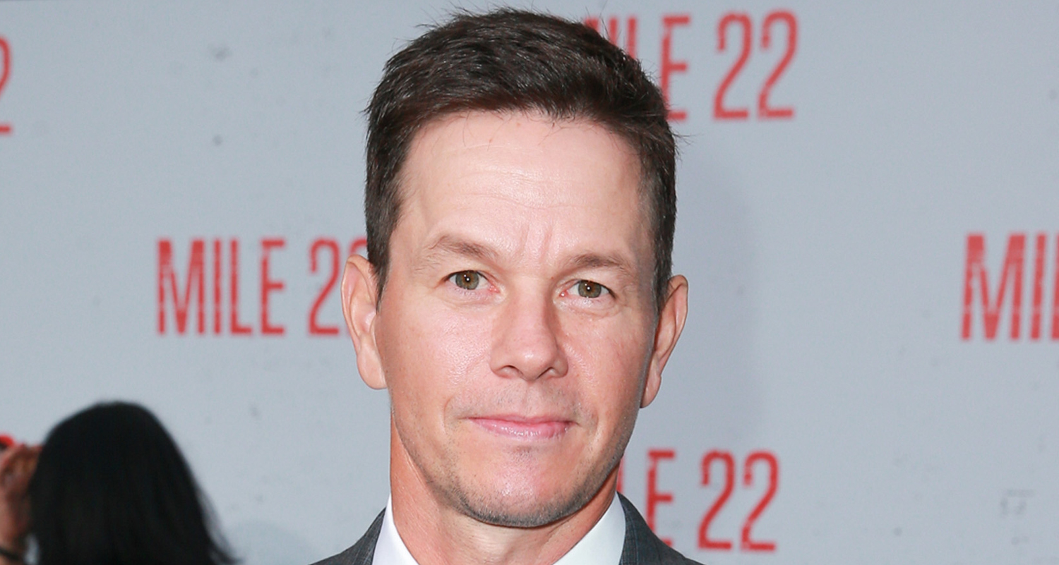 Mark Wahlberg Shows Off His Family’s Christmas Card! 2018 Christmas