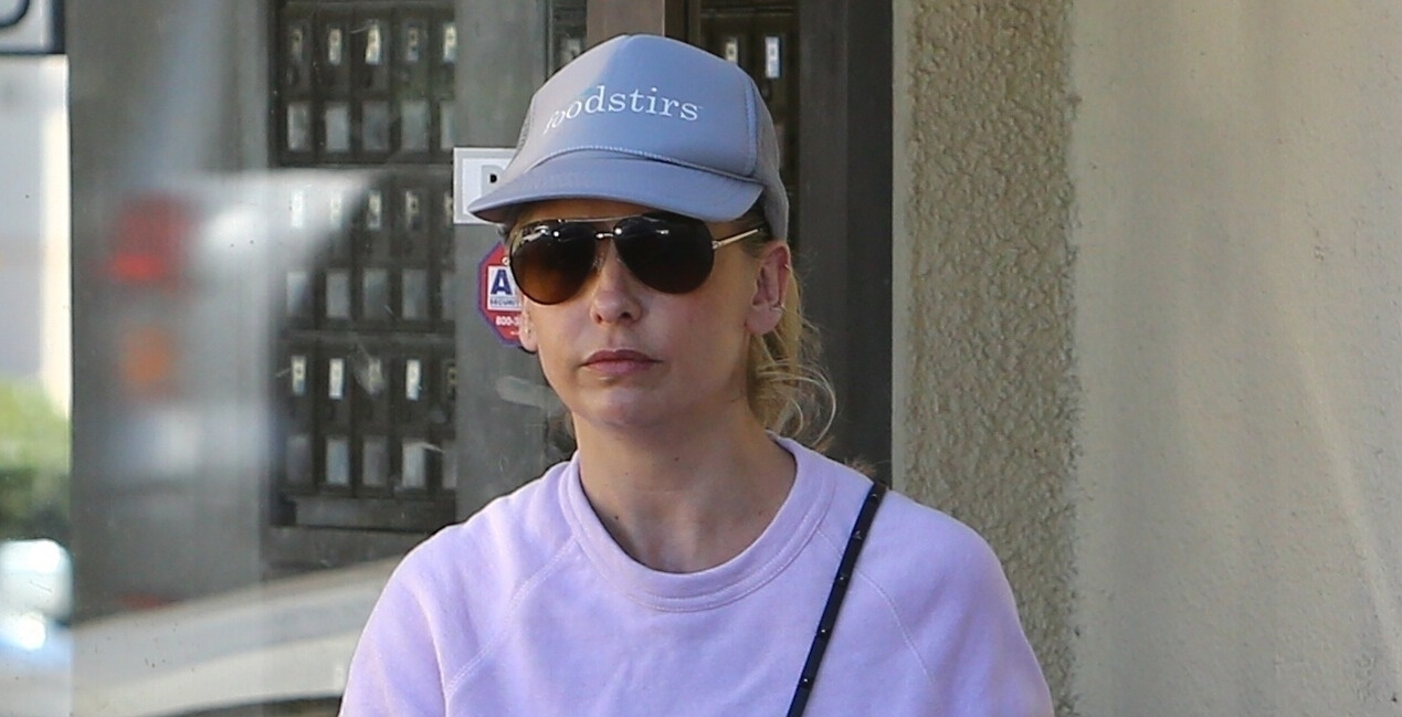 Sarah Michelle Gellar Heads to Workout in Brentwood | Sarah Michelle
