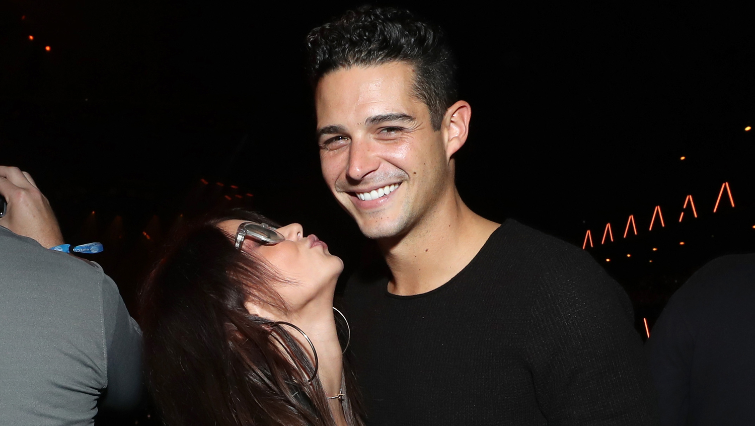 Sarah Hyland & Boyfriend Wells Adams Couple Up for DIRECTV’s Super