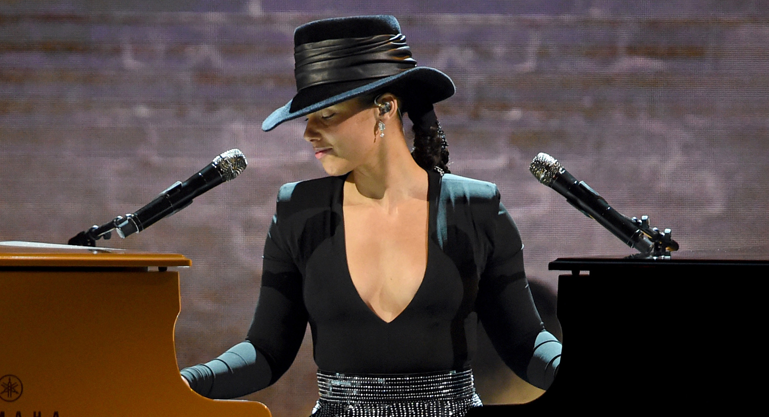 Alicia Keys Plays Songs She Wishes She Wrote on Two Pianos at Once at Gramm...