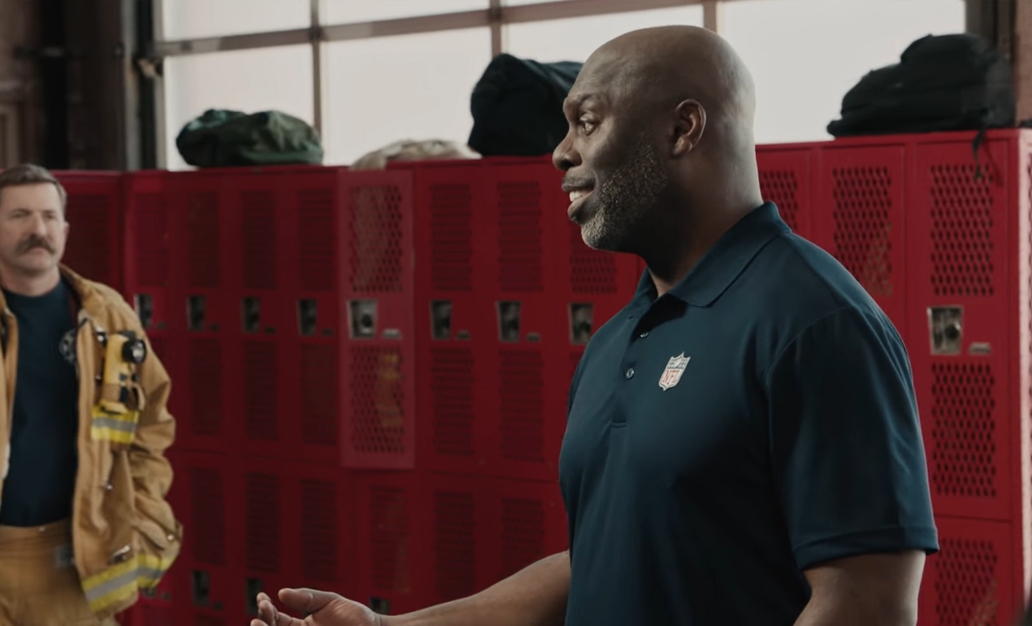 Coach Lynn’s Verizon Super Bowl Commercial Was So Touching Watch Now