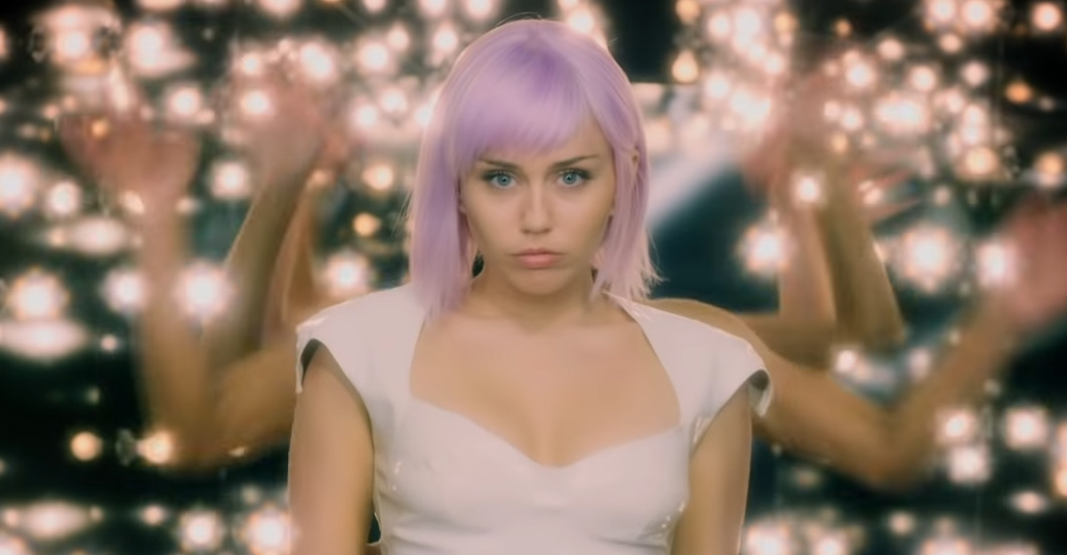 ‘Black Mirror’ Season 5 Trailer Debuts, Celebrity Cast Revealed