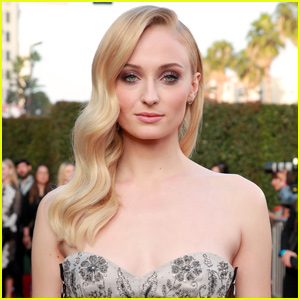 Sophie Turner Gives First Look at Her Incredible Wedding Ring