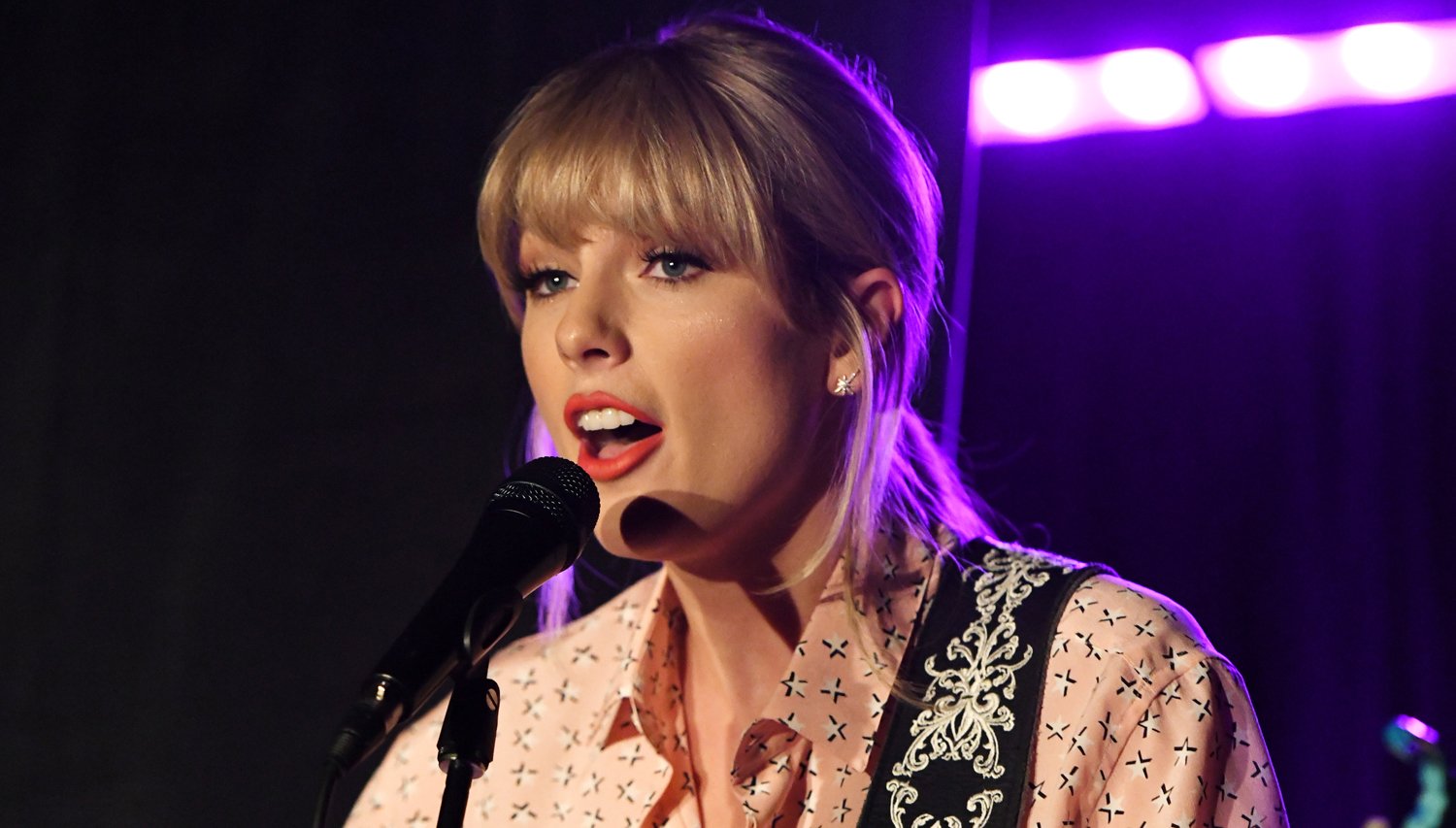 Taylor Swift Hosts London Secret Session for ‘Lover’ 10 Details from