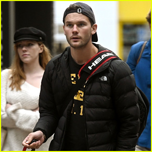 Jeremy Irvine Walks His Dog Ahead Of Treadstone Premiere Celebrity Pets Jeremy Irvine Just Jared