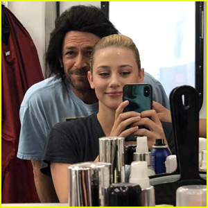 Riverdale Cast Shares Luke Perry Tributes Ahead Of Season 4 Premiere Camila Mendes Lili Reinhart Luke Perry Madelaine Petsch Marisol Nichols Roberto Aguirre Sacasa Skeet Ulrich Television Just Jared