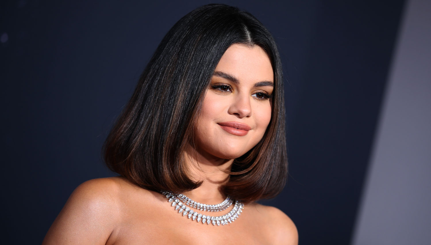 Selena Gomez shows off big new back tattoo as fans suspect mystery ink is  a dream catcher OR bloody head  The US Sun