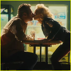Blake Shelton & Gwen Stefani Share Kiss in 'Nobody But You' Music Video - Watch Here!