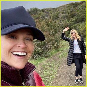 Reese Witherspoon Shows How She Hangs Out With Laura Dern While Socially Distancing!